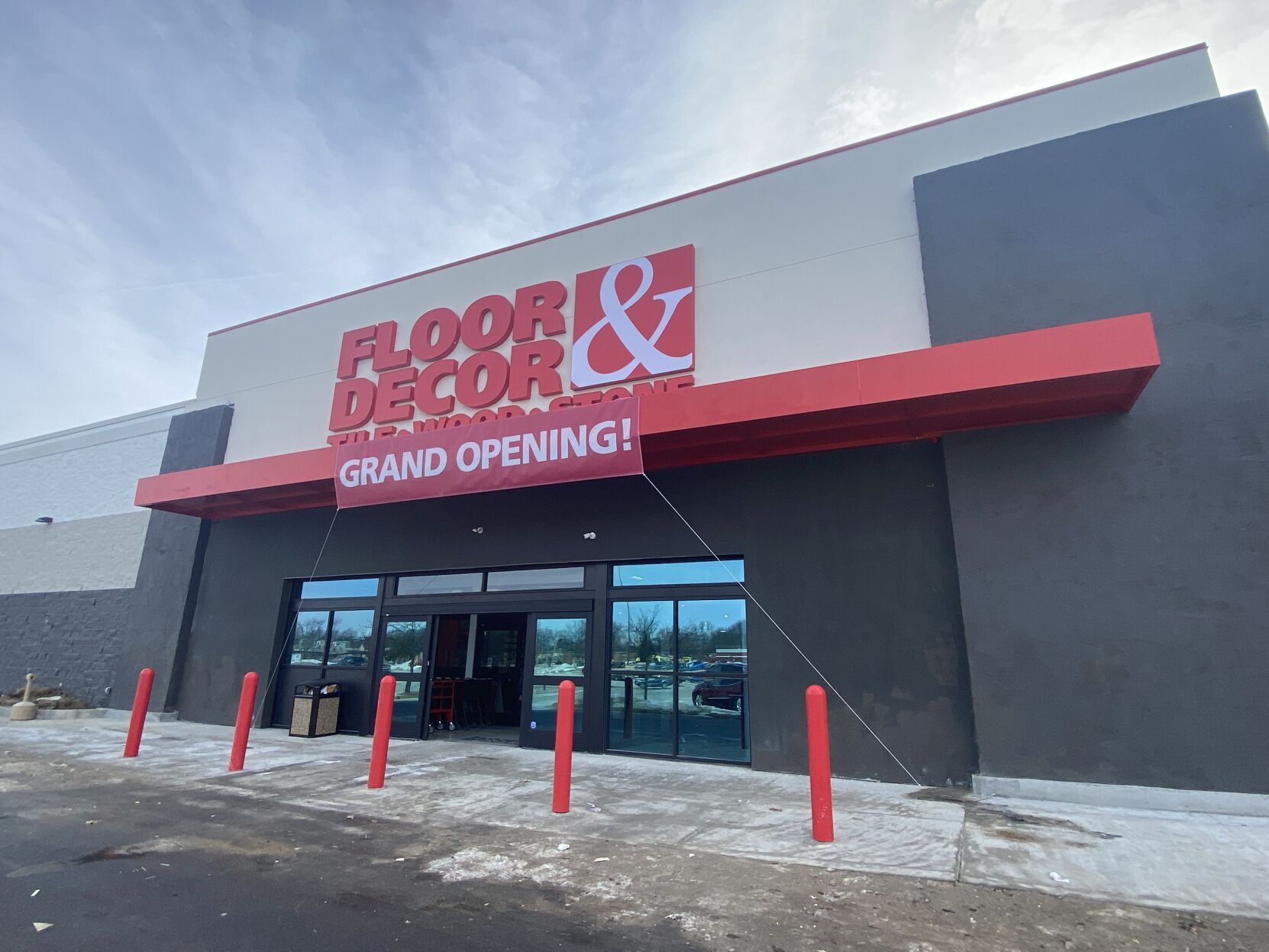 Floor & Decor